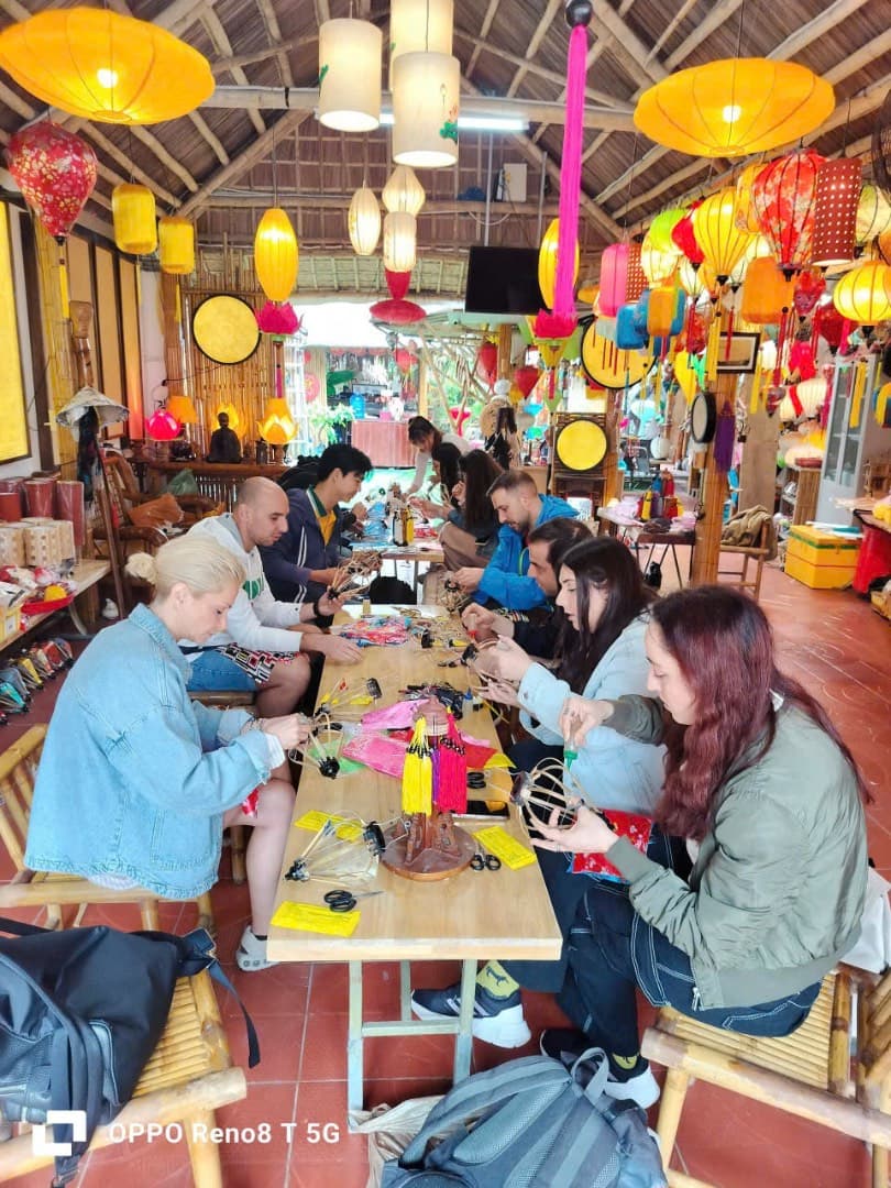 DA NANG/HOI AN’DAN CAM THANH SEPET TEKNE GEZİSİ VE FENER YAPIMI DENEYİMİ